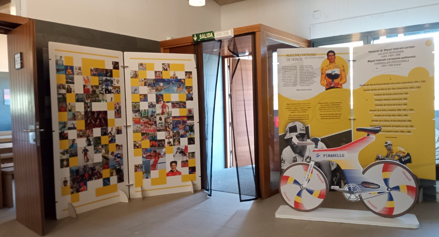 LA EXPOSICI&Oacute;N ITINERANTE DEL 25&ordm; ANIVERSARIO EST&Aacute; EXPUESTA EN LARRA BELAGUA